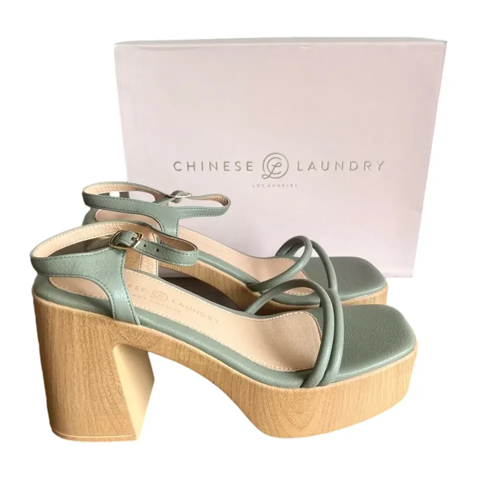 Chinese Laundry NEW Women's Avianna Smooth Heeled Sandal Size 9 #B1451
